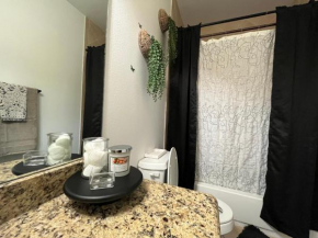 Modern Queen Ensuite w Private Full Bath